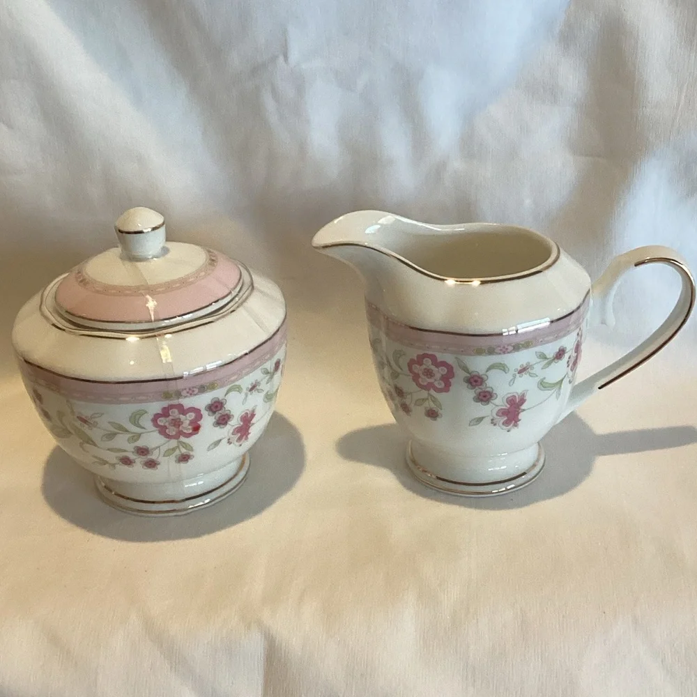 Floral Pink & White Sugar and Cream Set